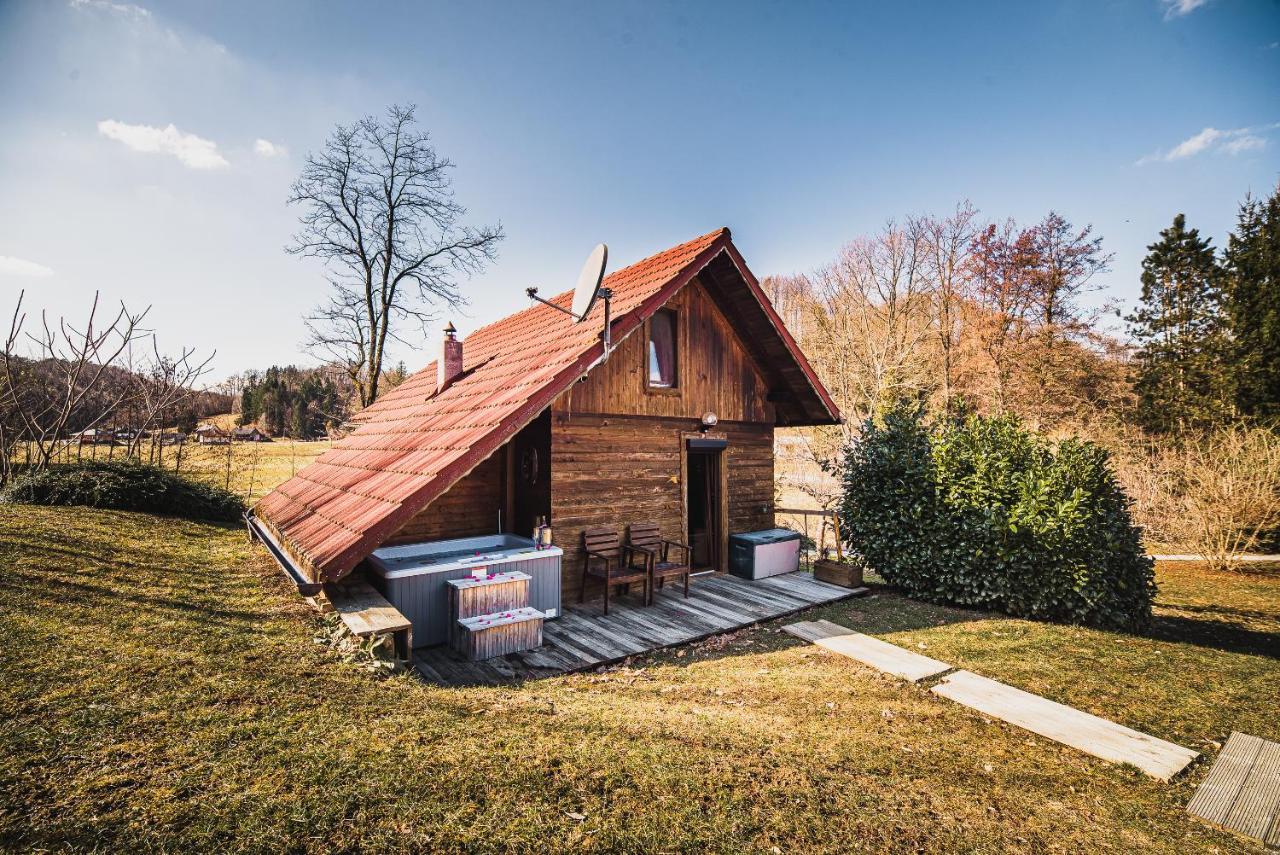 Wooden Cabin Zurej With Hot Tub Bukovje v Babni Gori Exterior foto